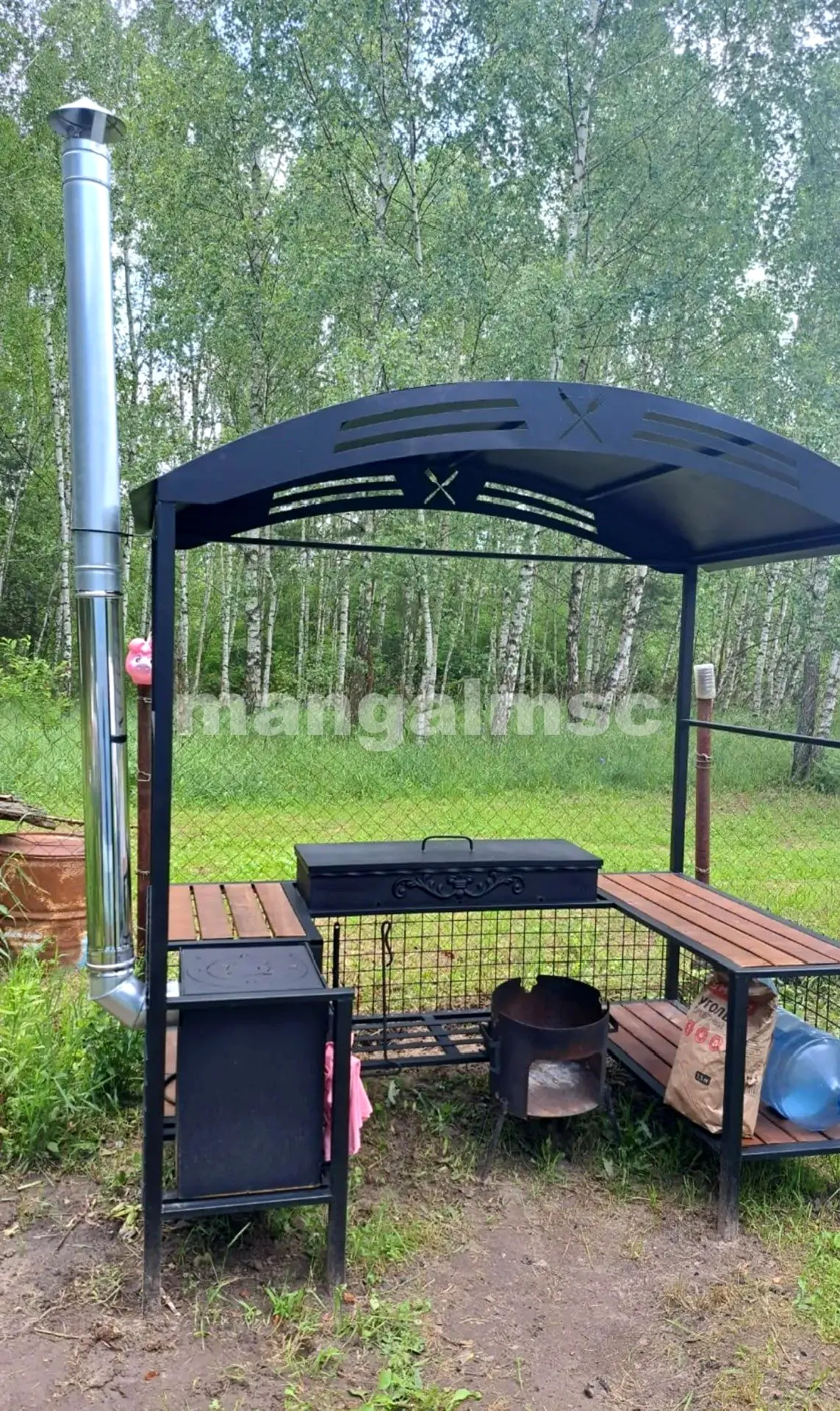 беседка для дачи с мангалом